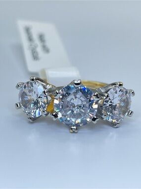 Swarovski Crystal Elements White Crystal 3 Stone Ring Size 6 Bridal Anniversary
